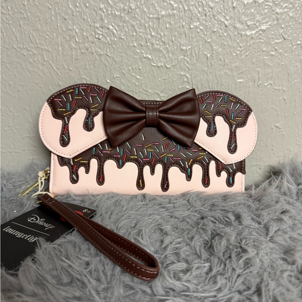 Disney Loungefly Minnie Mouse Chocolate Drip Wristlet